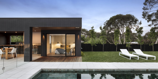 Inversores, Intermediarios, Agentes y Brokers Inmobiliarios en Sants-Montjüic · Casas Diseño Minivalista